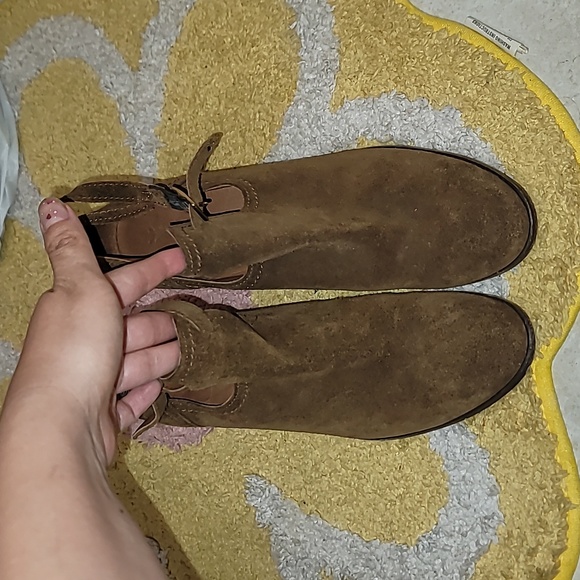 FRYE Meghan Toffee Brown Suede Leather Strappy Ankle Booties Boots 3” Heel 9.5B